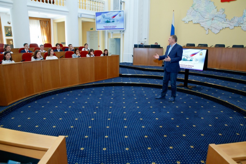 Александр Куниловский провел парламентский урок для школьников